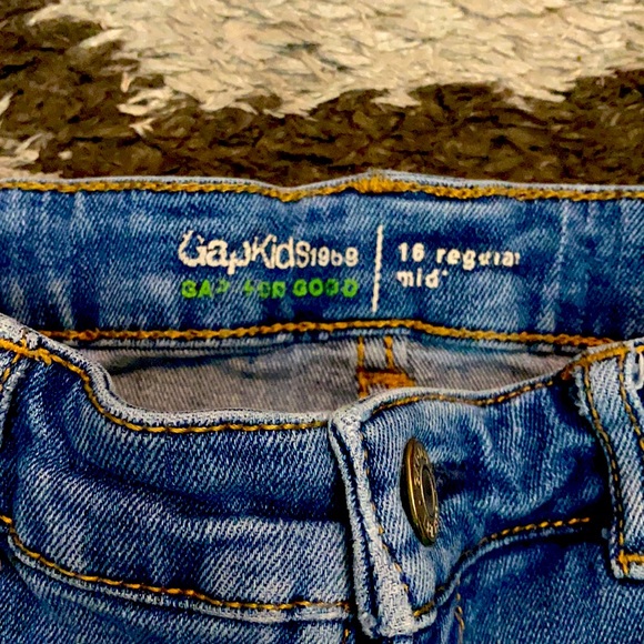 Gap Kids Denim Shorts - Picture 2 of 3